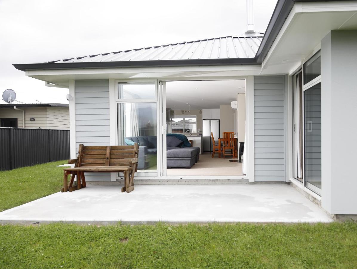 Fiordland Getaway - Te Anau Holiday Home المظهر الخارجي الصورة