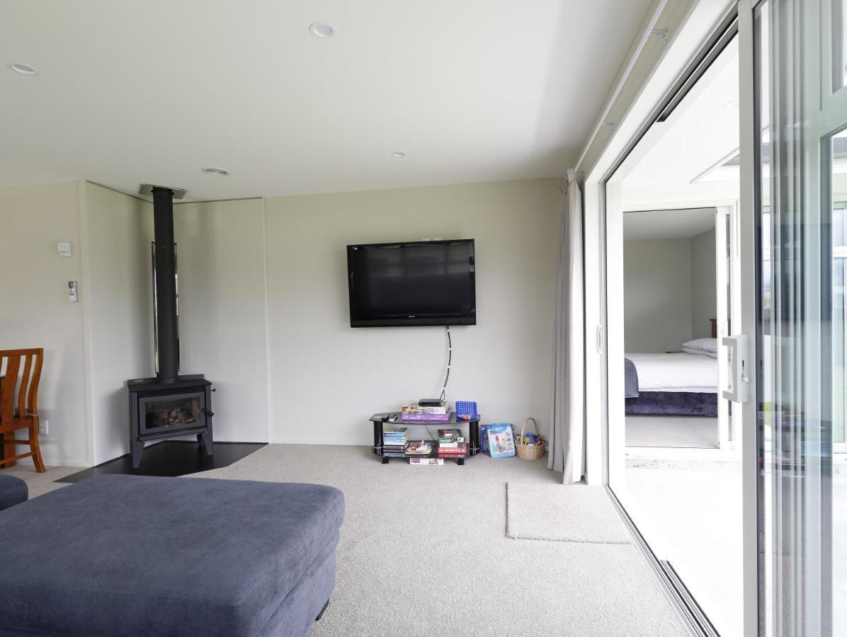 Fiordland Getaway - Te Anau Holiday Home المظهر الخارجي الصورة