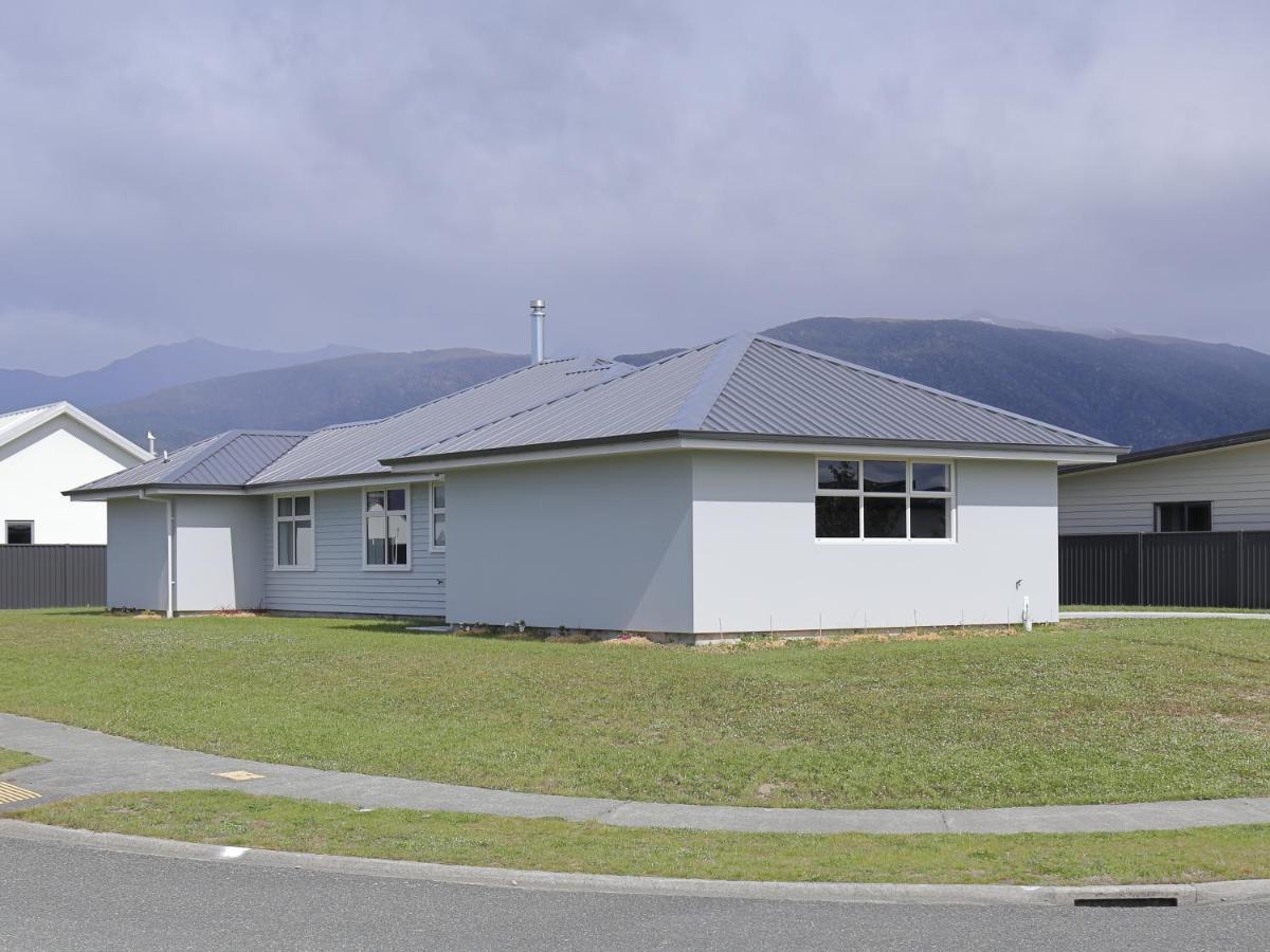 Fiordland Getaway - Te Anau Holiday Home المظهر الخارجي الصورة