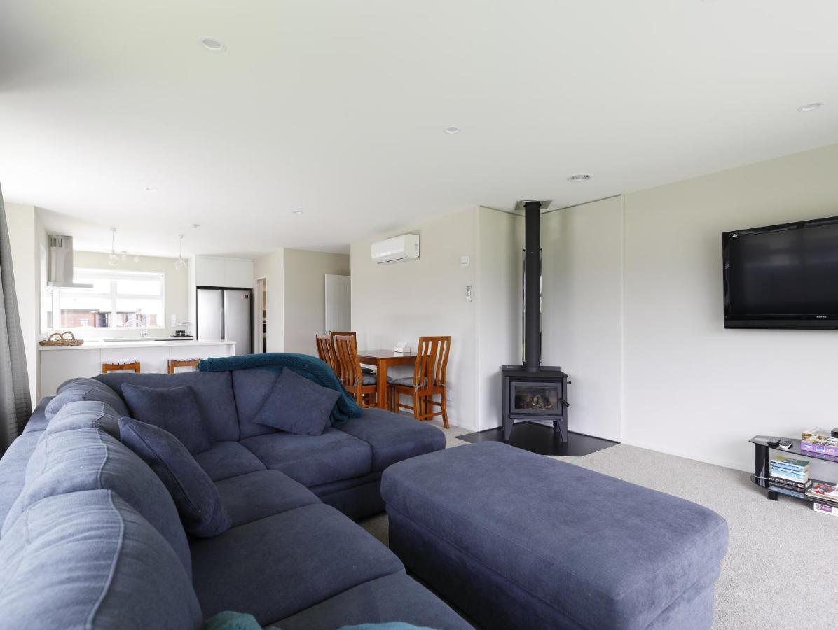 Fiordland Getaway - Te Anau Holiday Home المظهر الخارجي الصورة